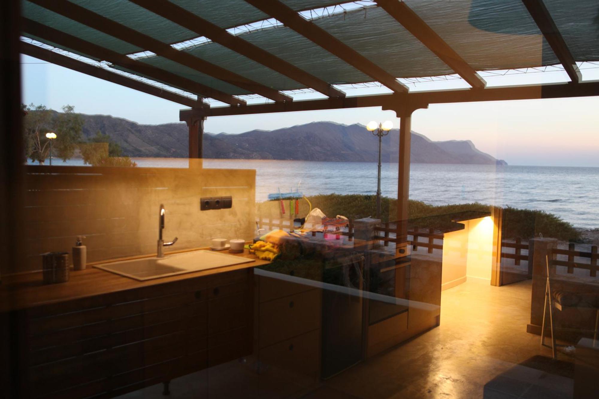 Horizonte Seafront Suites Киссамос Экстерьер фото